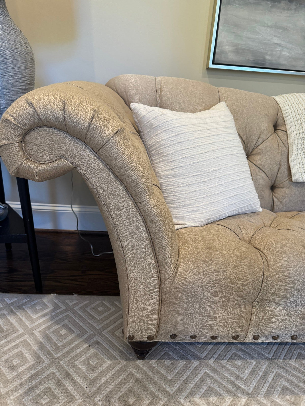 Thomasville Ella Tufted Sofa 99in, Oatmeal Weave, Bronze Nailhead, Camelback