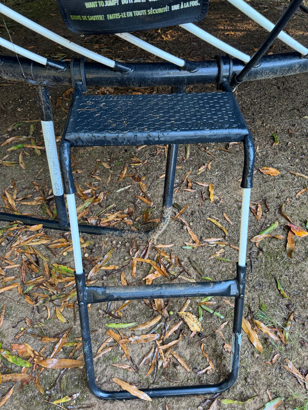 Springfree Medium Round R79 Trampoline, 118in, with FlexrHoop and FlexrStep (Buyer Disassembles)