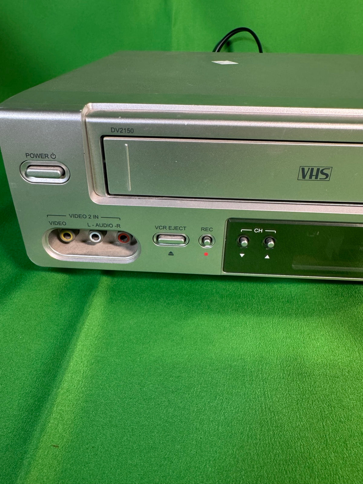Go.Video DV2150 DVD Player VCR Combo Progressive Scan 4-Head Hi-Fi