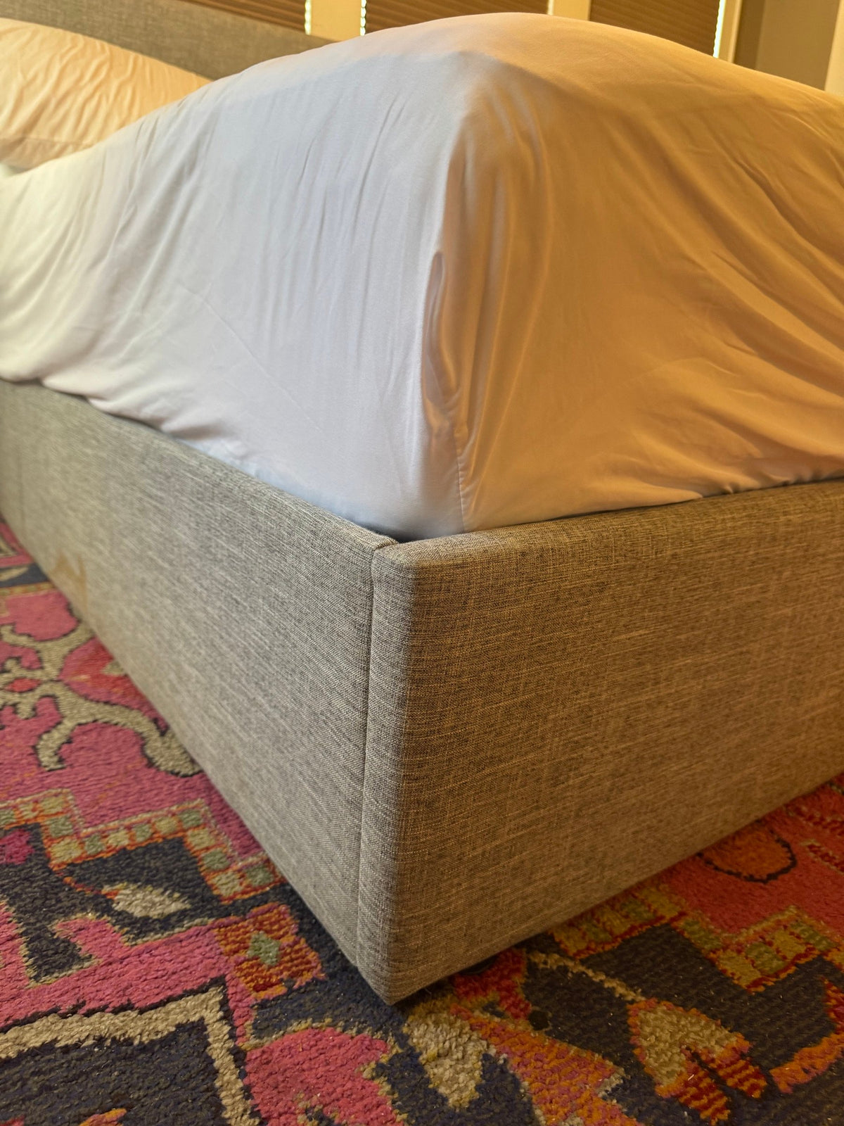 Side of the upholstered frame