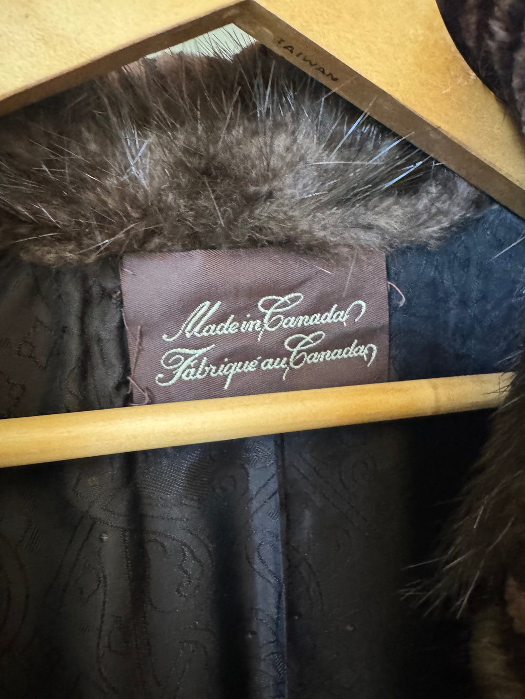Vintage Beaver Fur Coat Large Let-Out Pelt Construction Patterned Satin Lining Made in Canada