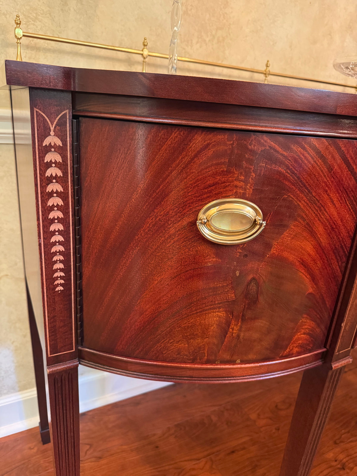Thomasville Hepplewhite-Style Inlaid Mahogany Serpentine Sideboard, Brass Gallery