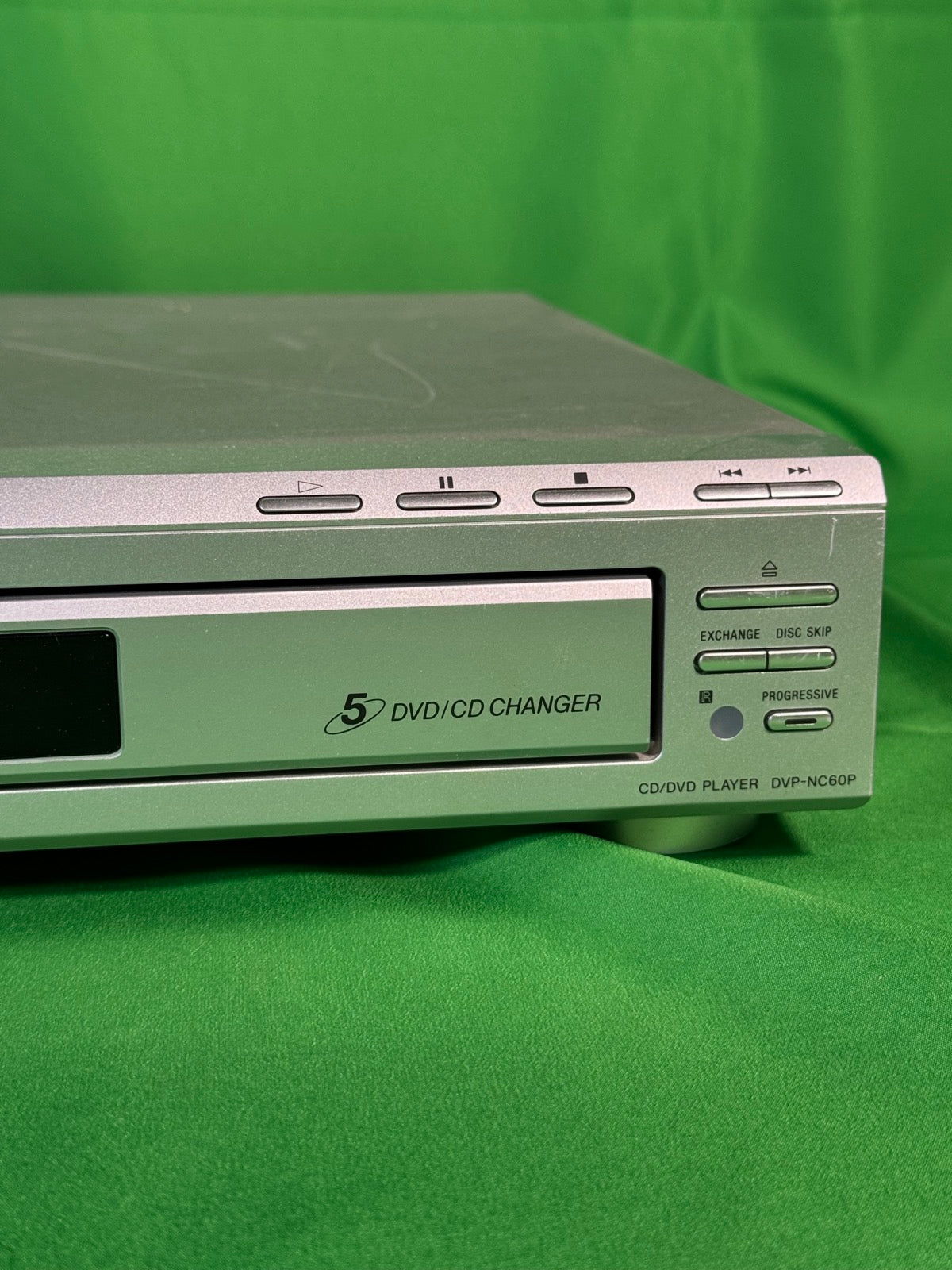 Sony DVP-NC60P 5-Disc DVD/CD Changer Progressive Scan Silver
