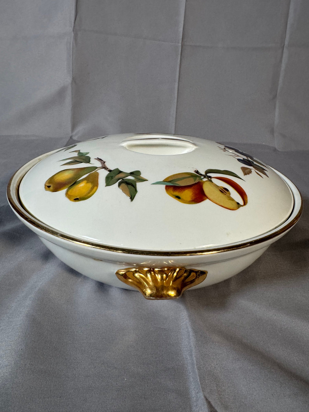 Royal Worcester Evesham Covered Casserole, Gold Shell Handles, Shape 22 Size 1