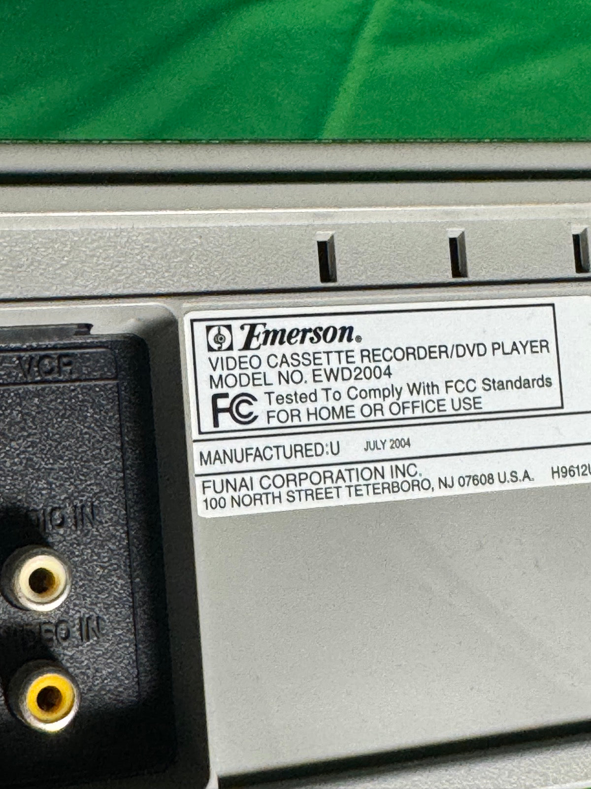 Emerson EWD2004 DVD VCR Combo Player 4-Head VHS with Remote