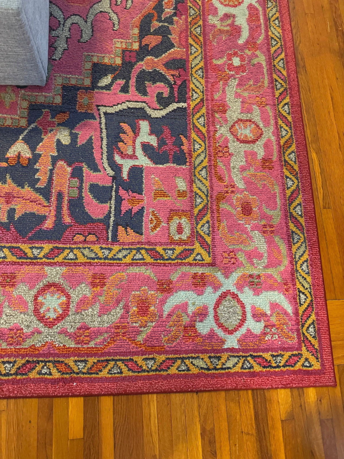 Corner of the rug showing the border pattern