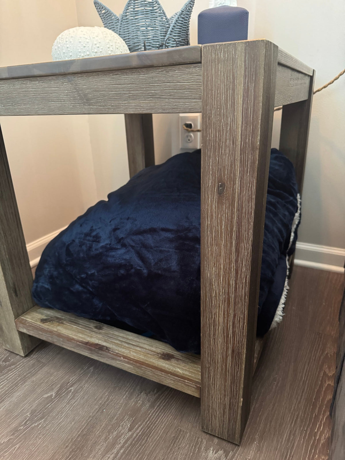 End table side view