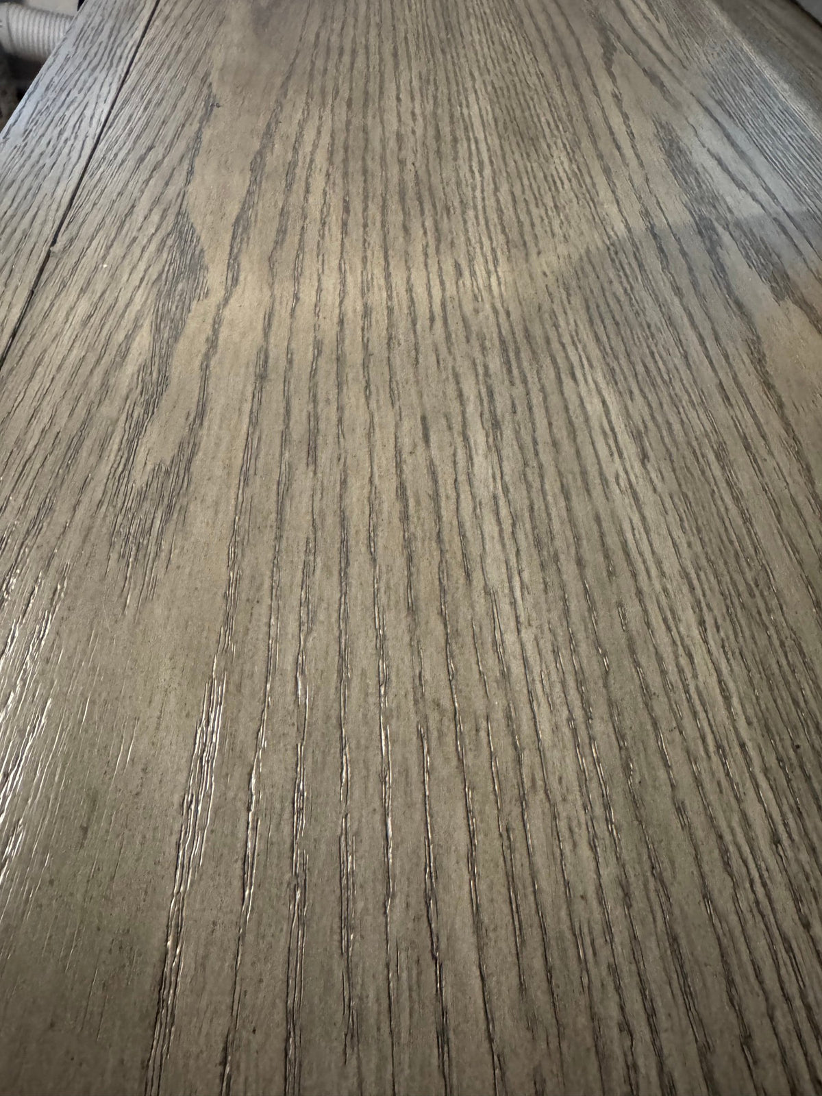 Gray oak grain on the dresser top
