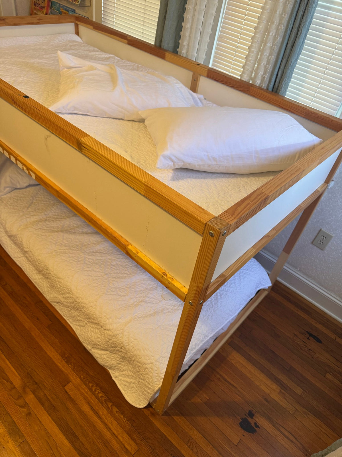 Top view of the sleeping platform