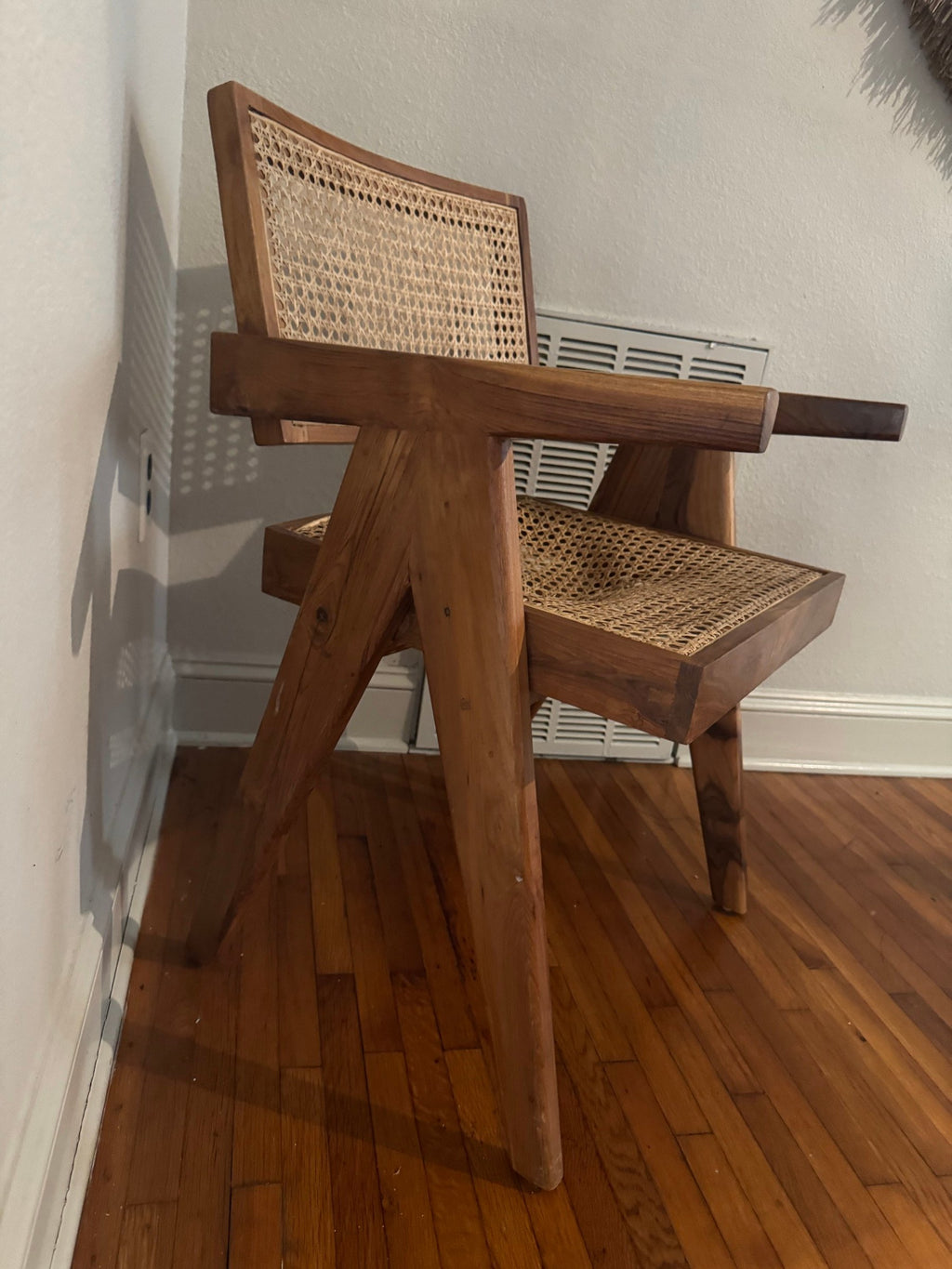 Side view showing the angled legs