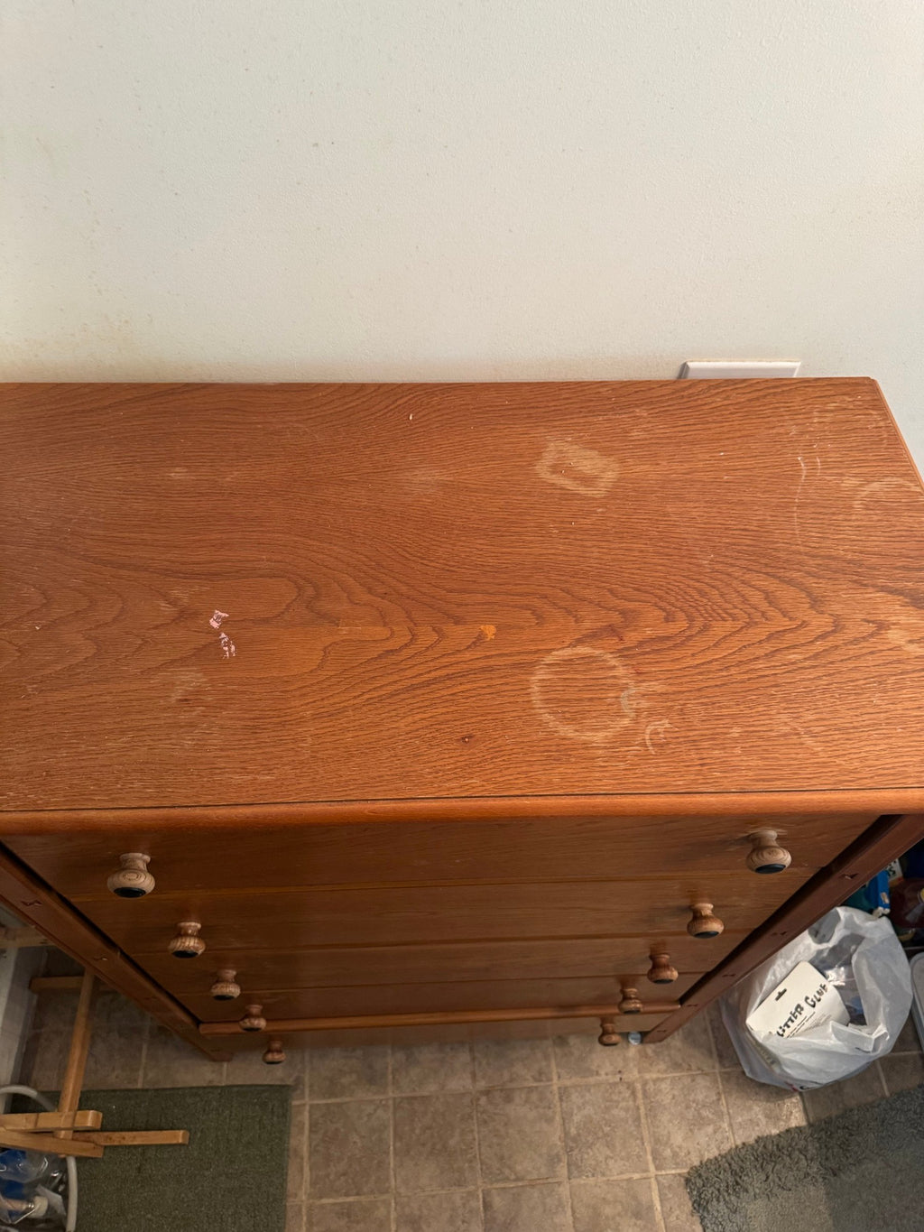 Top of the chest showing marks and faint rings