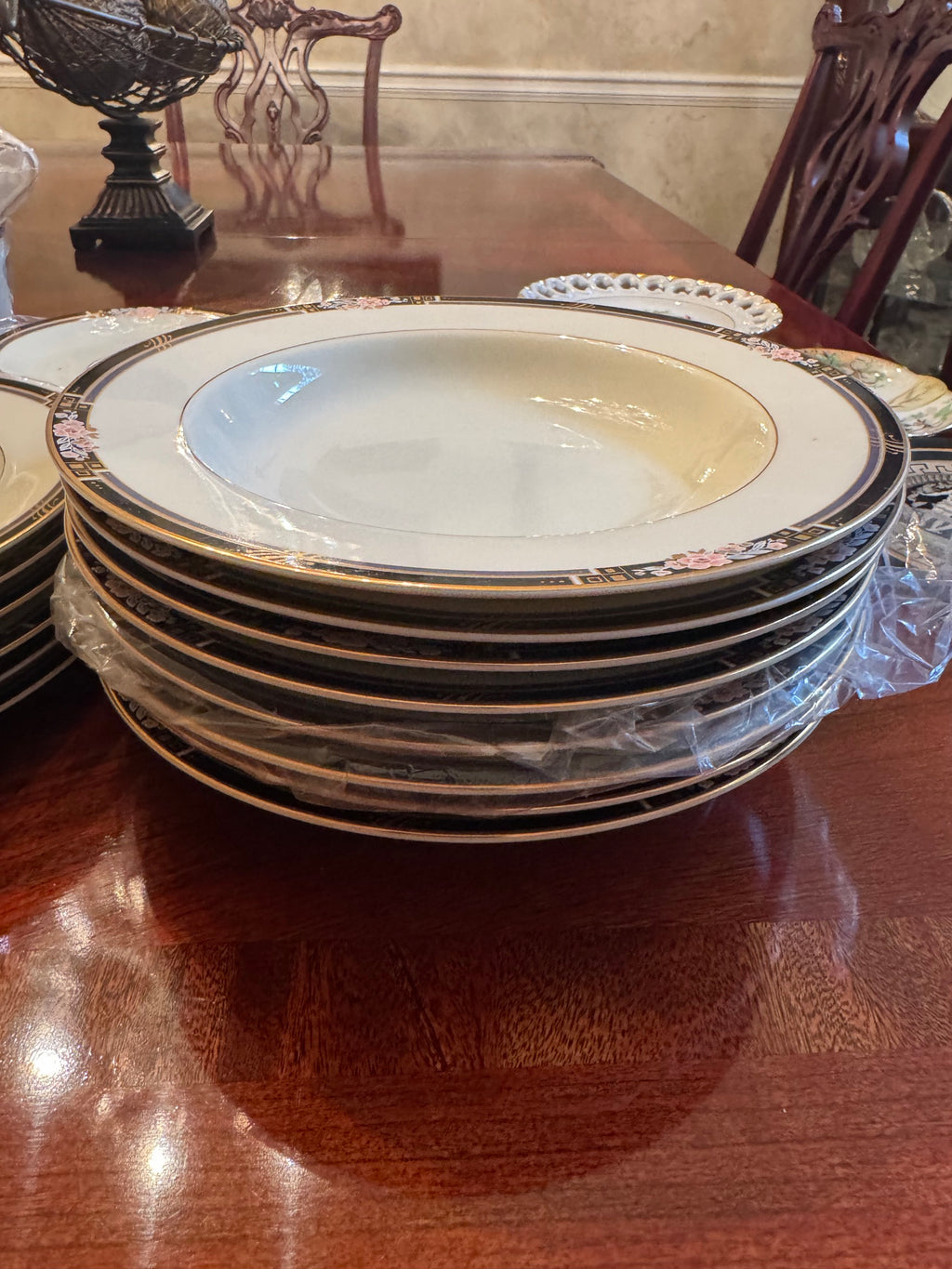 Mikasa Florisse Black Fine China Service, Gold-Rimmed Floral, Japan