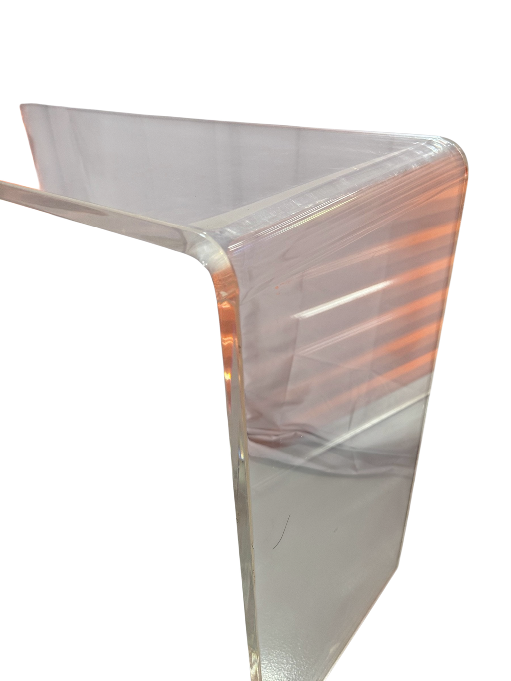 Corner of the waterfall table showing the curved bend