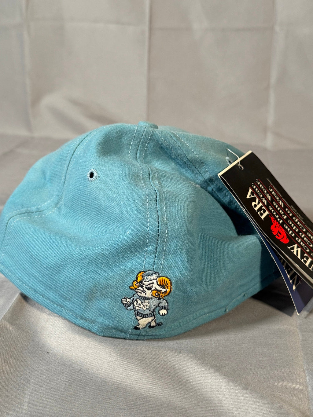 Vintage New Era 59FIFTY Pro Model UNC Tar Heels Fitted Cap 7 5/8, Signed