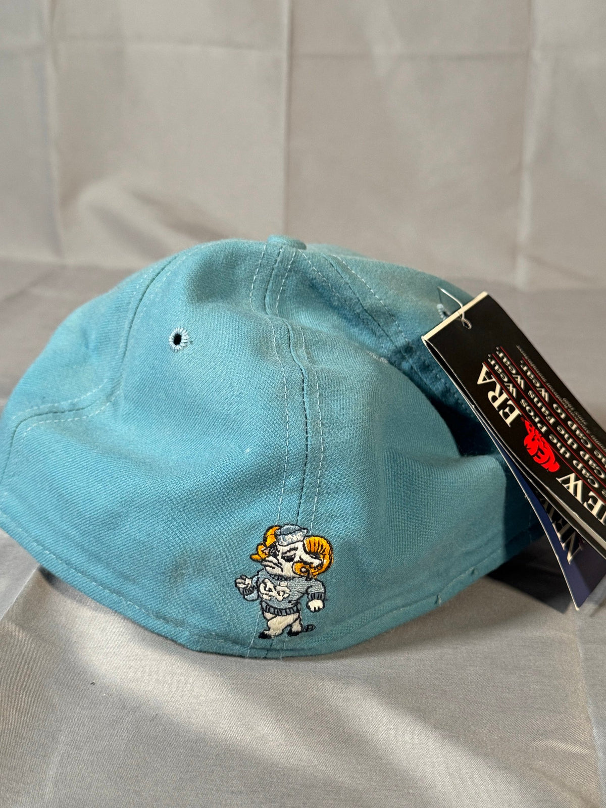 Vintage New Era 59FIFTY Pro Model UNC Tar Heels Fitted Cap 7 5/8, Signed