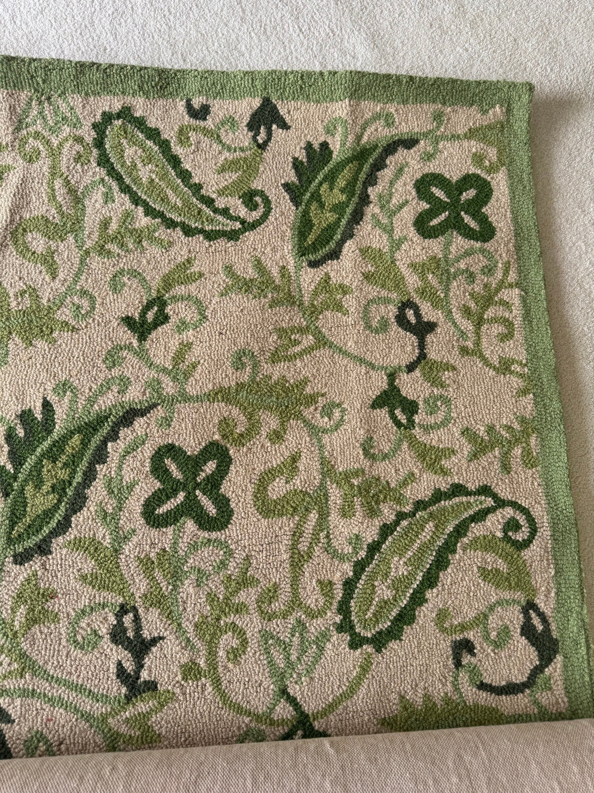Ballard Designs Verti Paisley Handtufted Wool Rug Green 8x10 ft India Unused