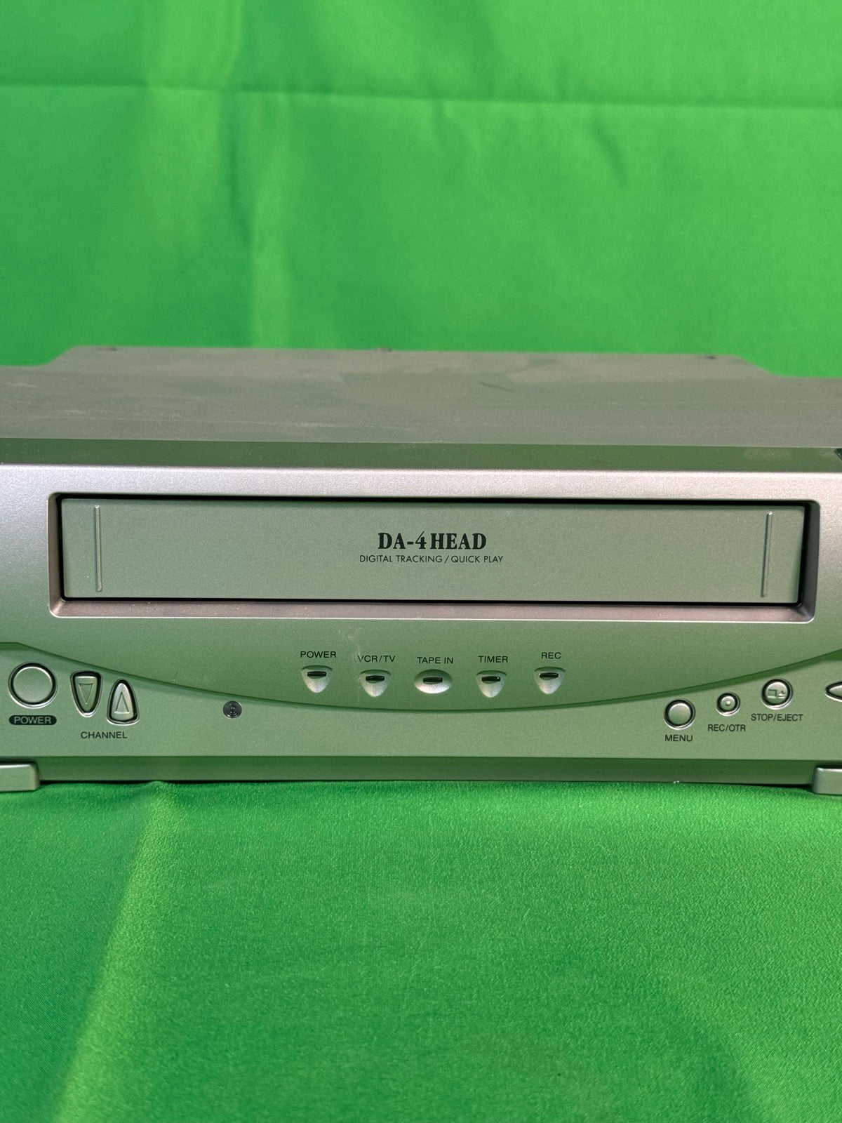 Emerson EWV404 4-Head HQ VHS VCR Video Cassette Recorder Silver