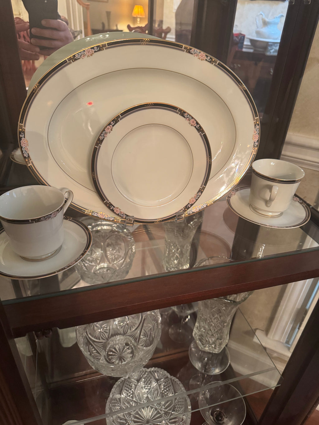 Mikasa Florisse Black Fine China Service, Gold-Rimmed Floral, Japan