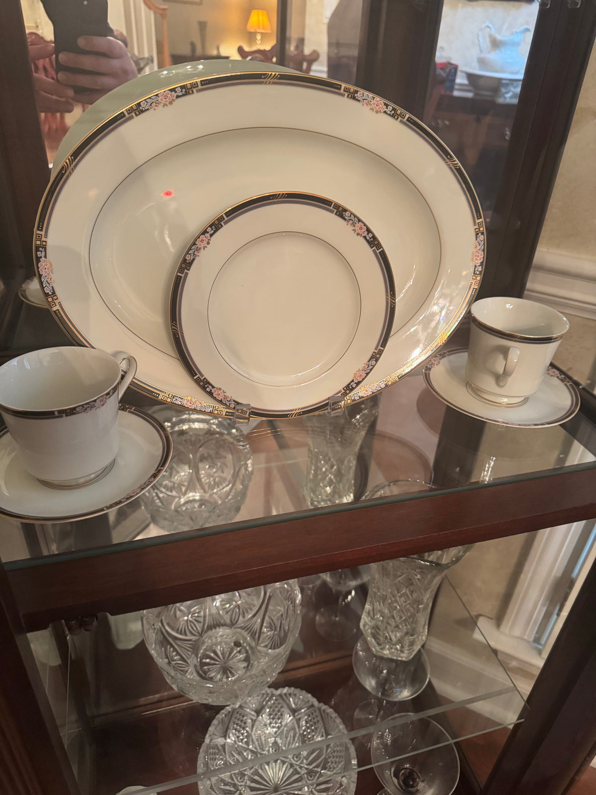 Mikasa Florisse Black Fine China Service, Gold-Rimmed Floral, Japan