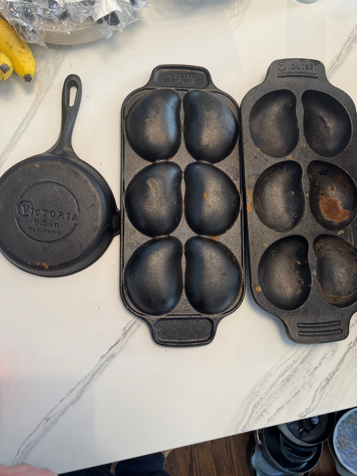 Victoria 6.5in Cast Iron Skillet & 2 Cornbread Roll Pans D072002 Outset Good