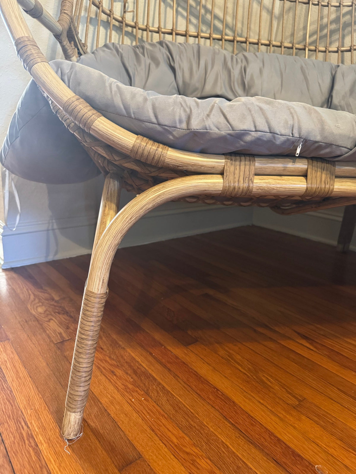 Curved rattan leg and frame